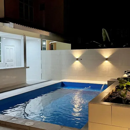 Homestay Executive At Town Area For 18 Pax With Pool Malacca Exterior photo