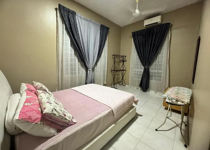 Homestay Executive At Town Area For 18 Pax With Pool