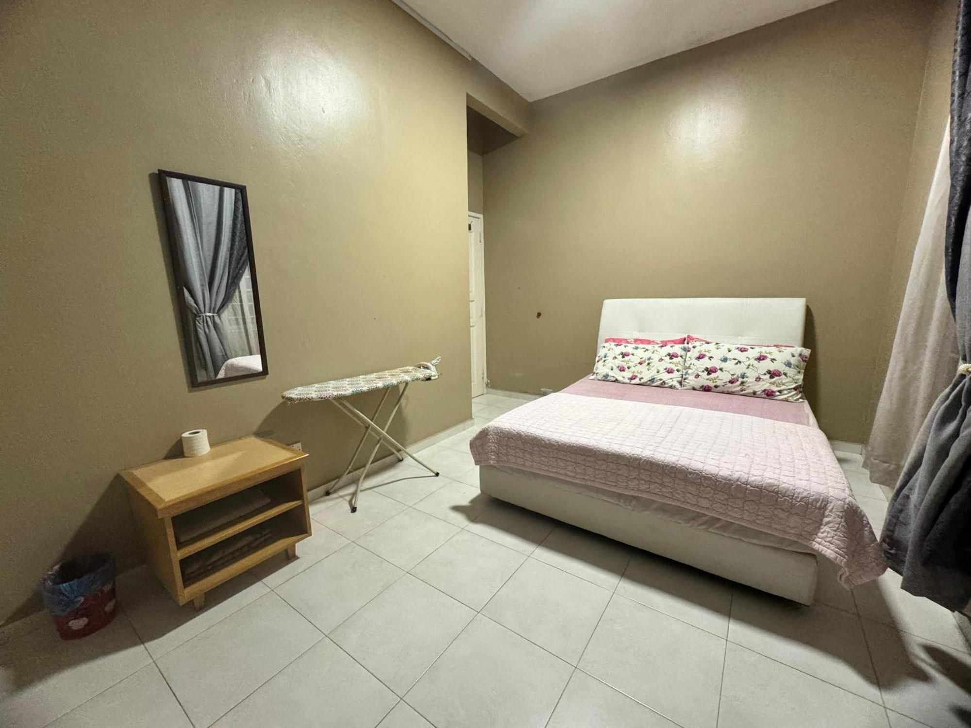Holiday home Executive At Town Area For 18 Pax With Pool Malacca